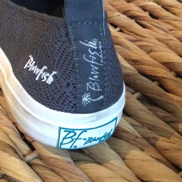 🌿NEW Navy Blue Slip-Ons🌿 - Picture 3 of 9